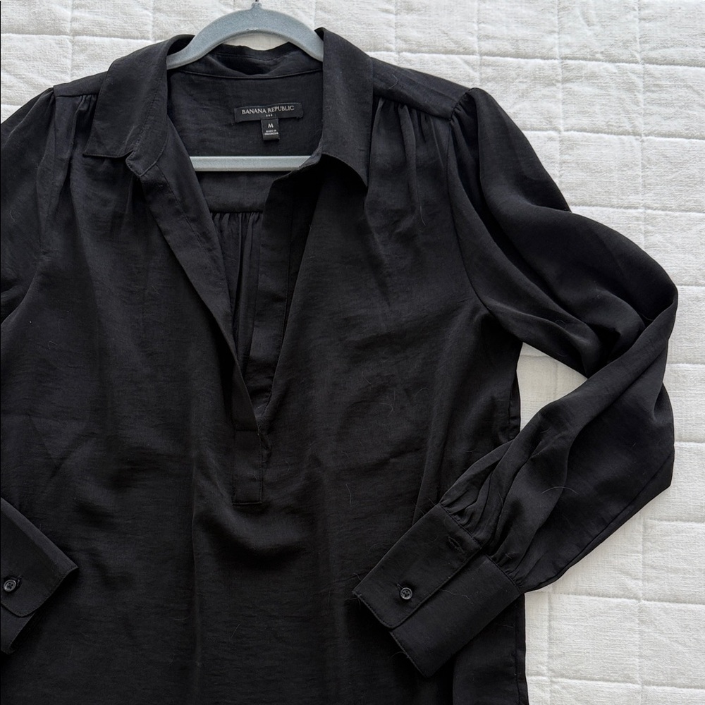 Banana Republic Black Silky Long Sleeve Top- size M
